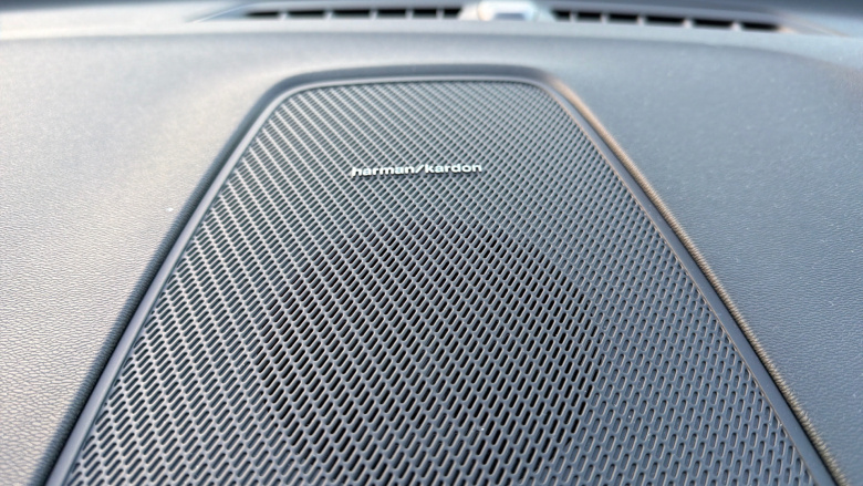 Volvo XC60 2.0 B5P Plus Dark 5dr AWD Geartronic Petrol Estate